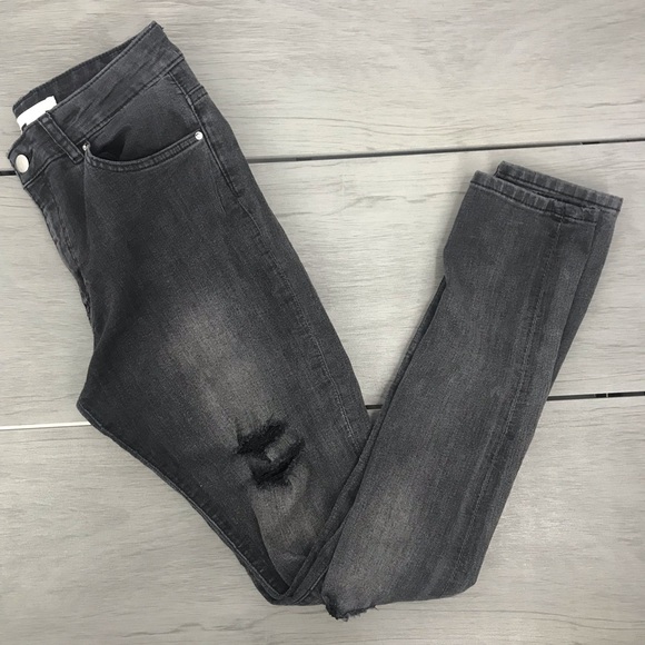 H&M distresses jeans black mid-rise size8 - Picture 2 of 9